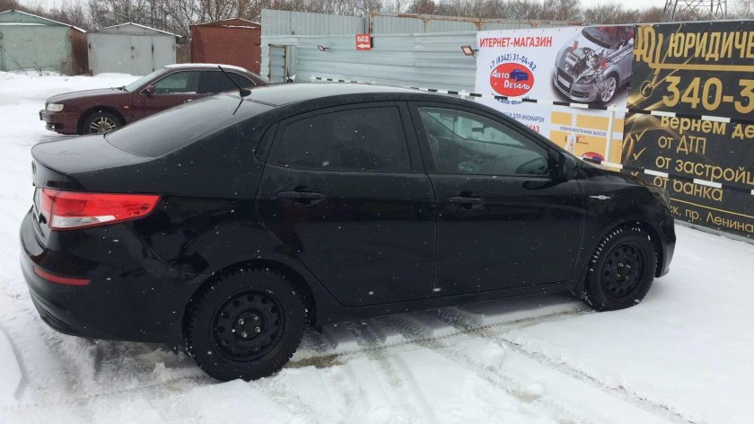Черная Киа Рио 3 опер