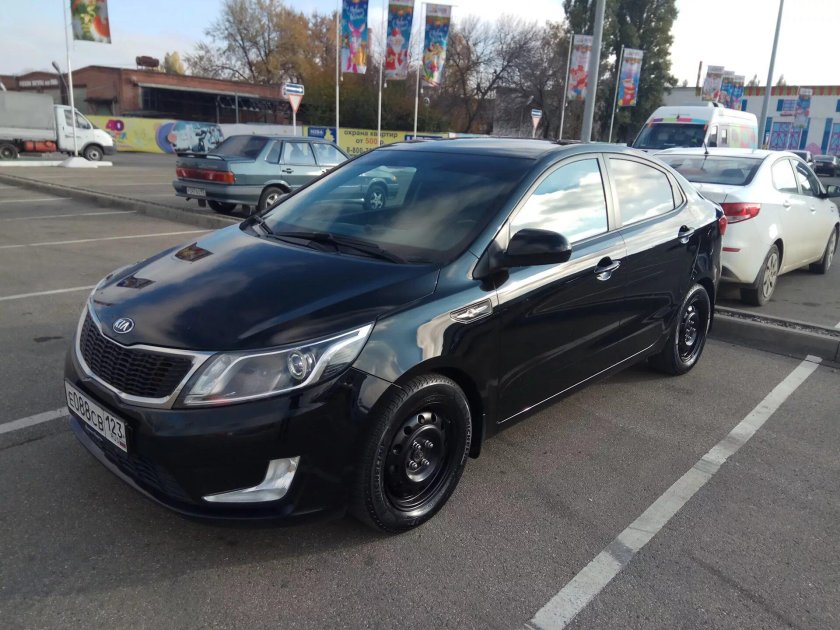 Чёрная Kia Rio 3 FF 10