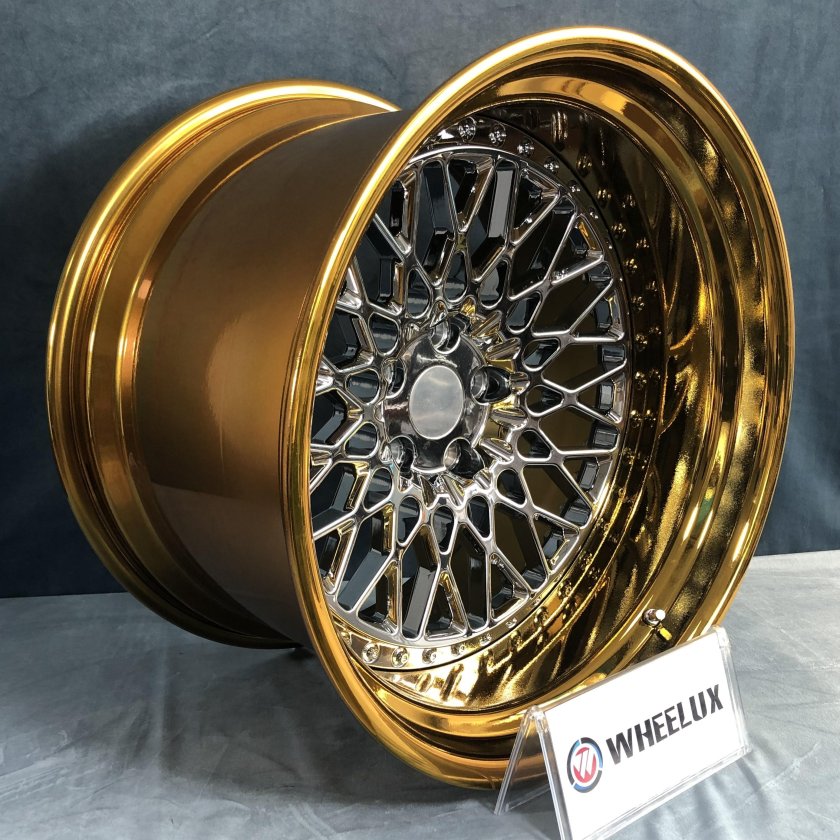 Диски золотого цвета