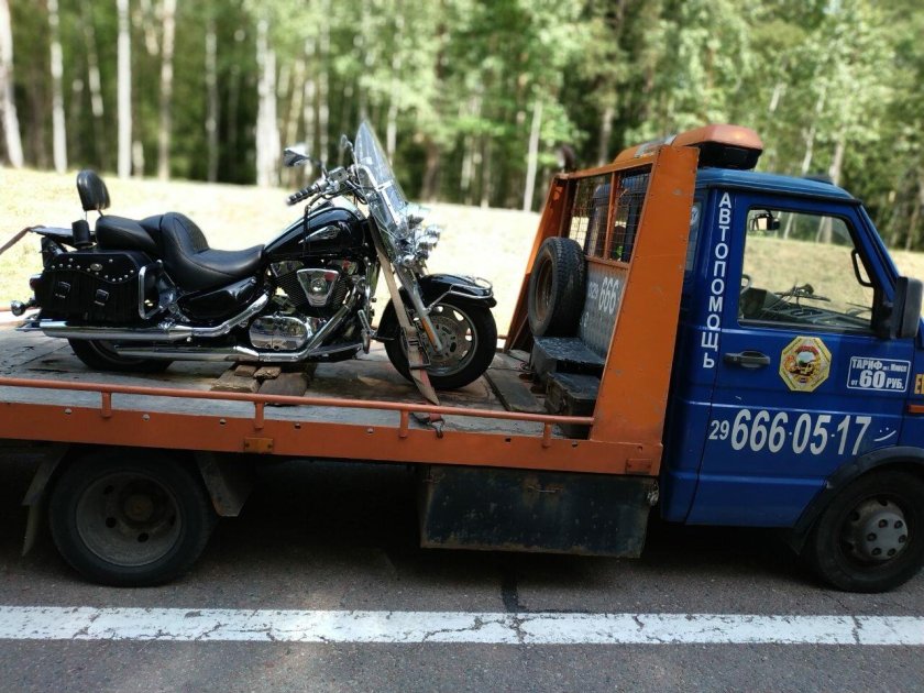 Мотоцикл на эвакуаторе