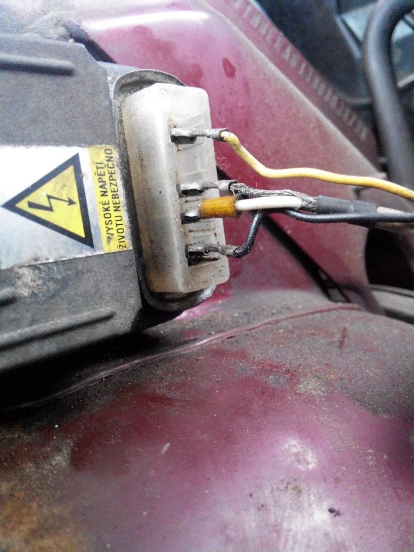 Коммутатор Шкода Фелиция 1.3