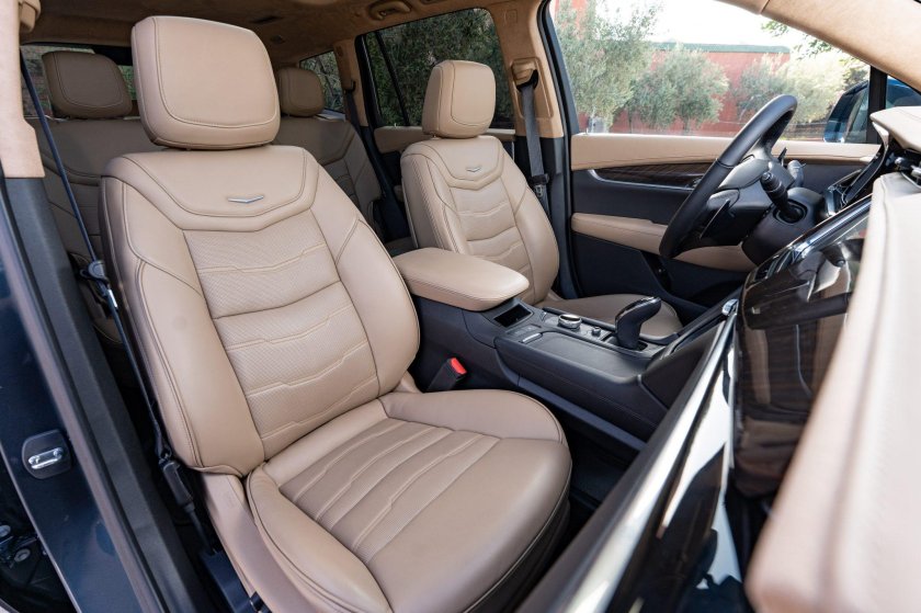 Кадиллак хт6 салон