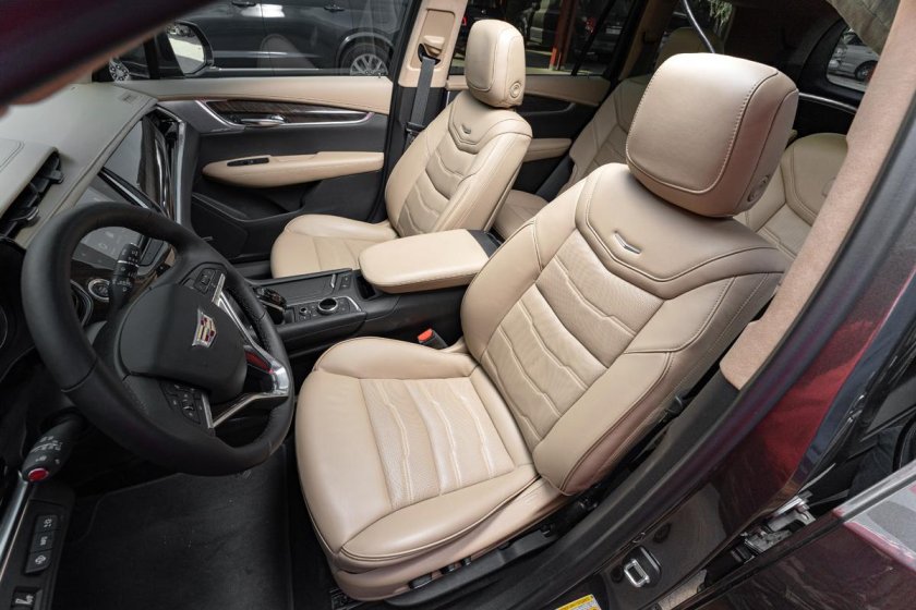 Cadillac xt6 салон