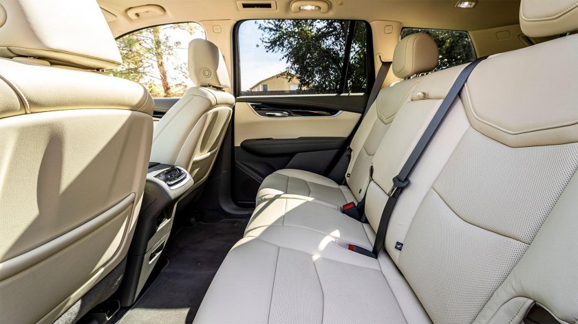 Cadillac xt6 салон