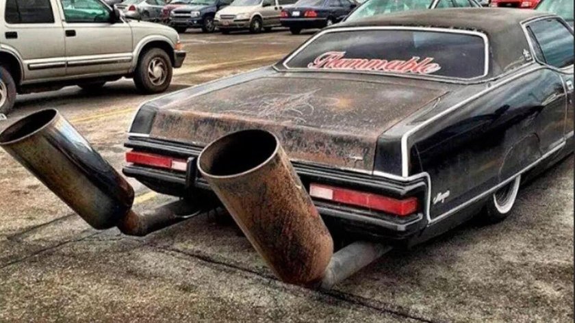 Выхлопная труба автомобиля