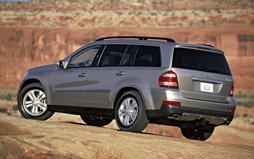 Мерседес-Бенц gl500 4matic