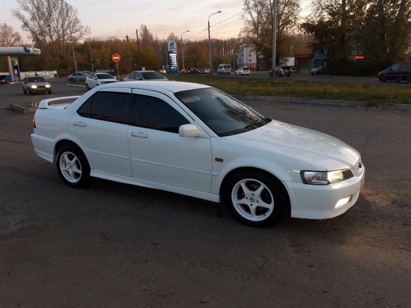 Аккорд 1998г в