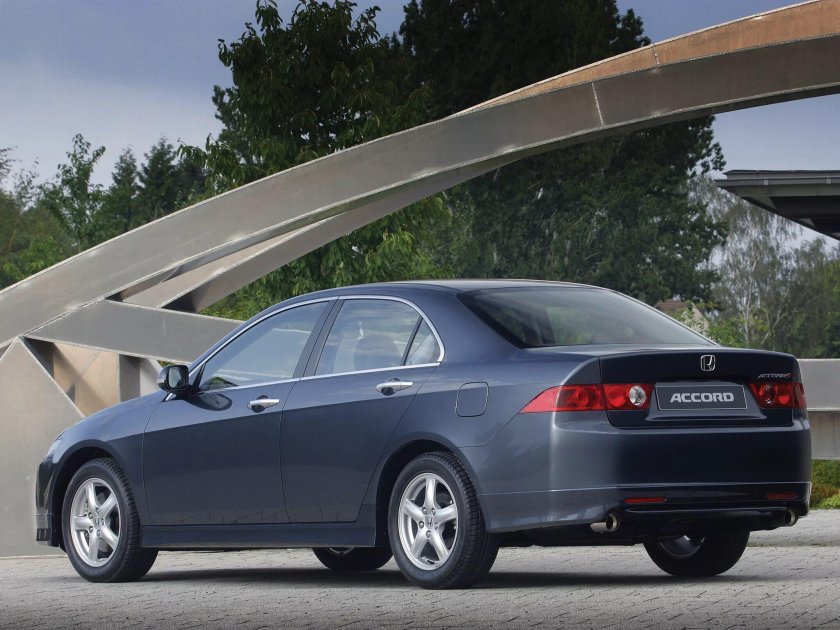 Honda Аккорд 2003