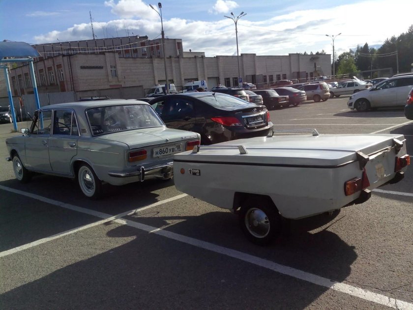 ВАЗ 2103 С прицепом Скиф