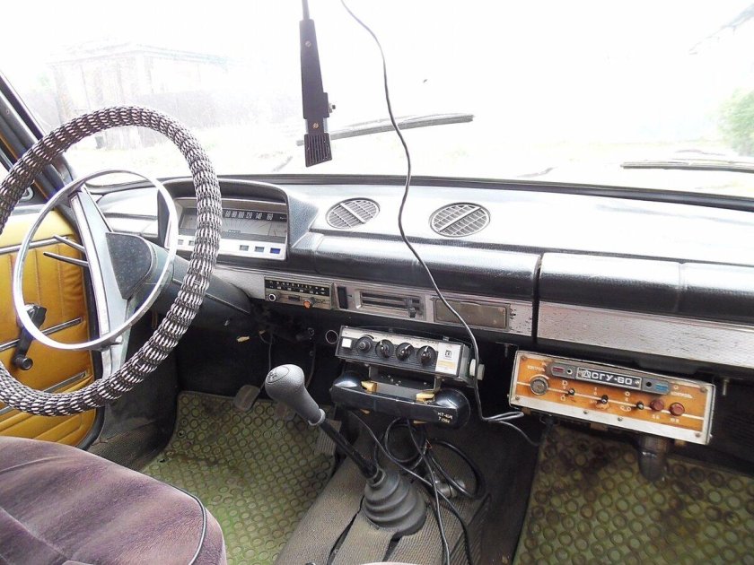 ВАЗ 2103 милиция салон