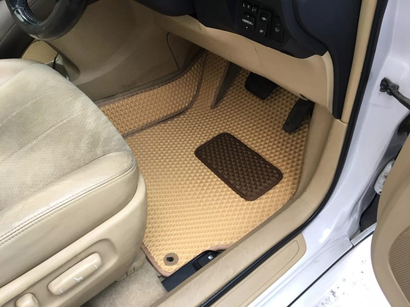 ЭВА коврики Тойота аурис 2007