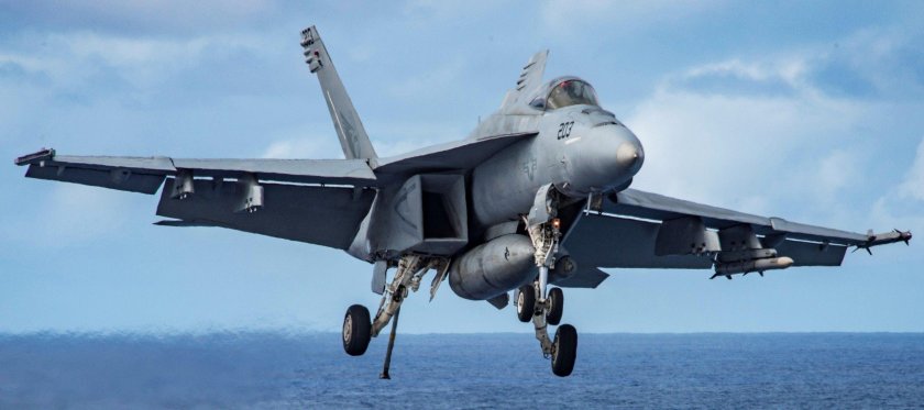 Палубные истребители США