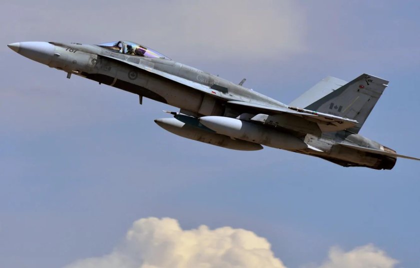 CF f18 самолет