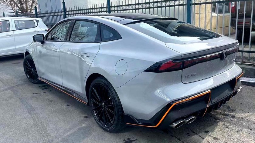 Чанган Uni v 2022