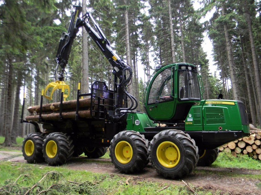 Форвардер John Deere