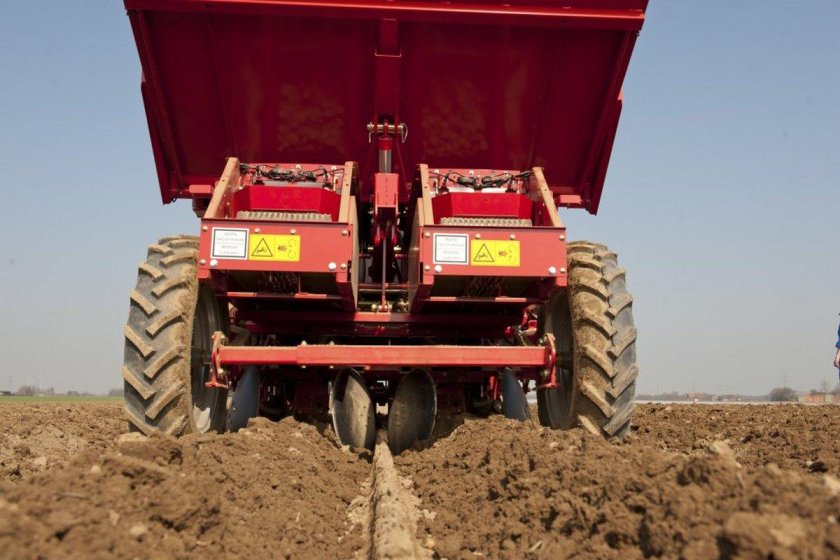 Картофелепосадочная машина СКМ-6