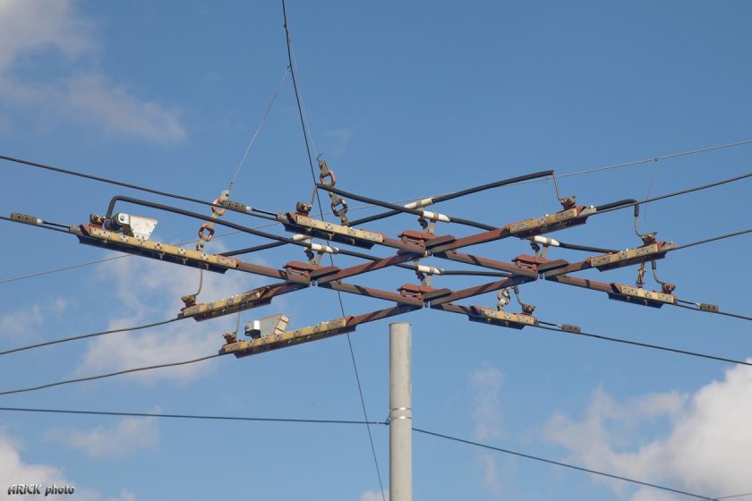 Трамвайно троллейбусное пересечение контактной сети