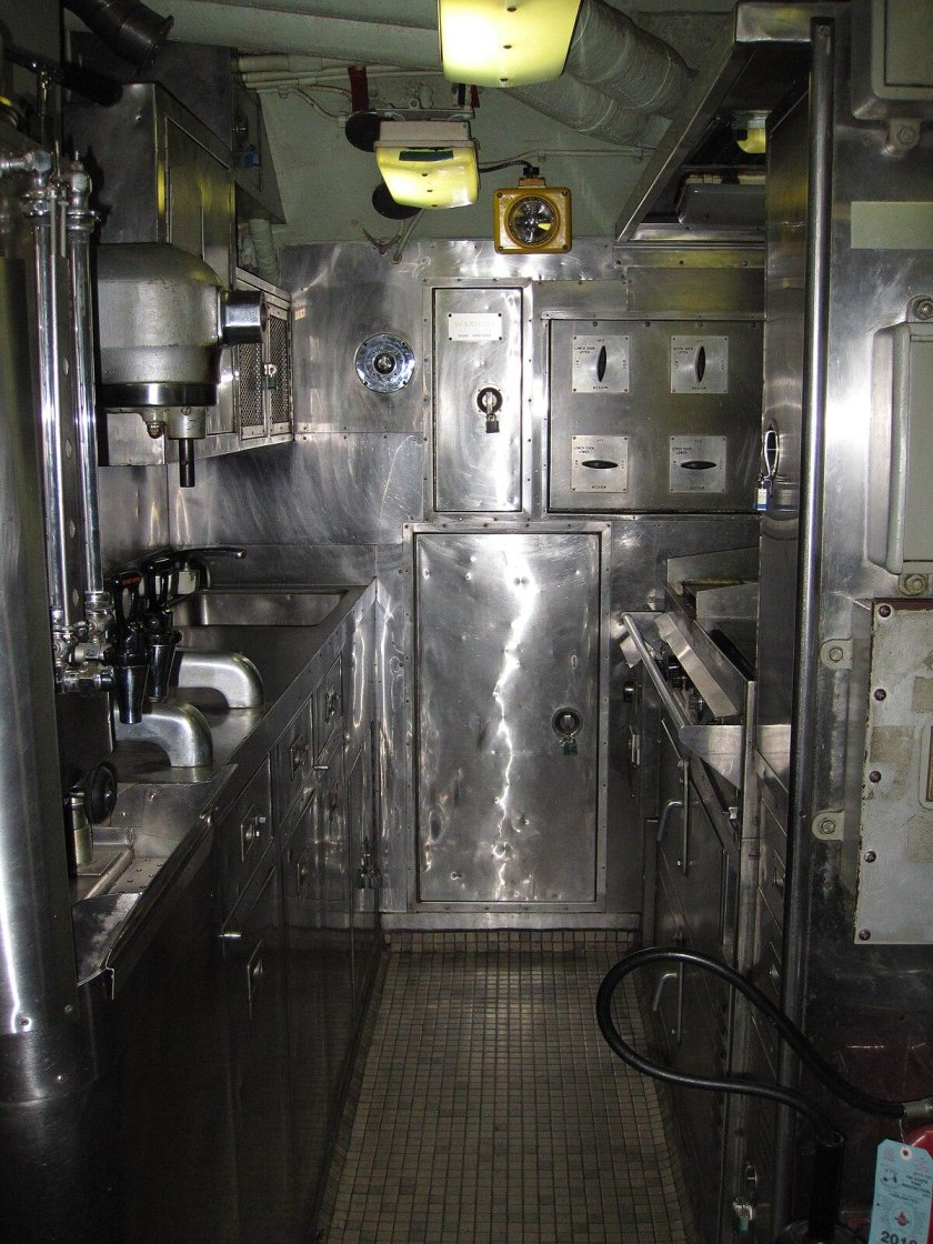 USS Albacore AGSS-569