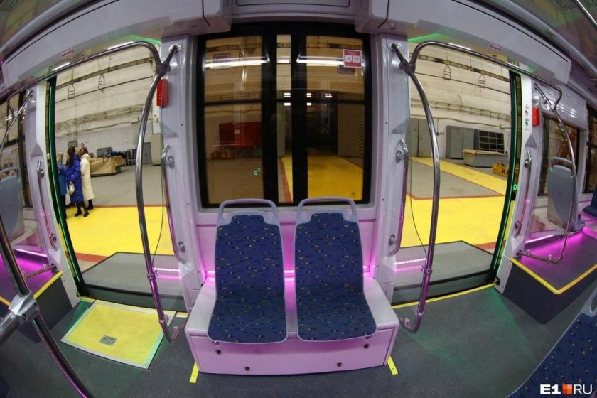 Трамвай УВЗ 71 415