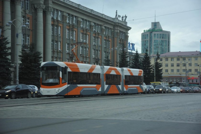 71-418 Трамвай Уралтрансмаш