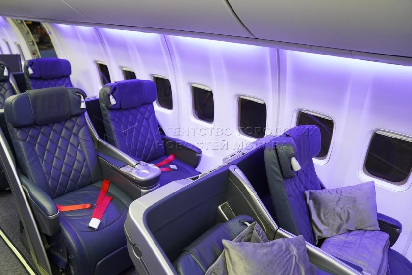 Boeing-757 Black Jet