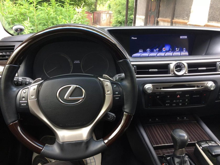 Lexus GS 350 салон