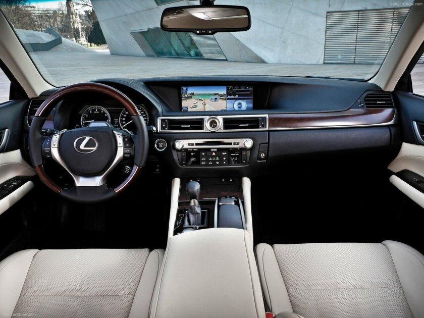 Lexus gs450h 2011