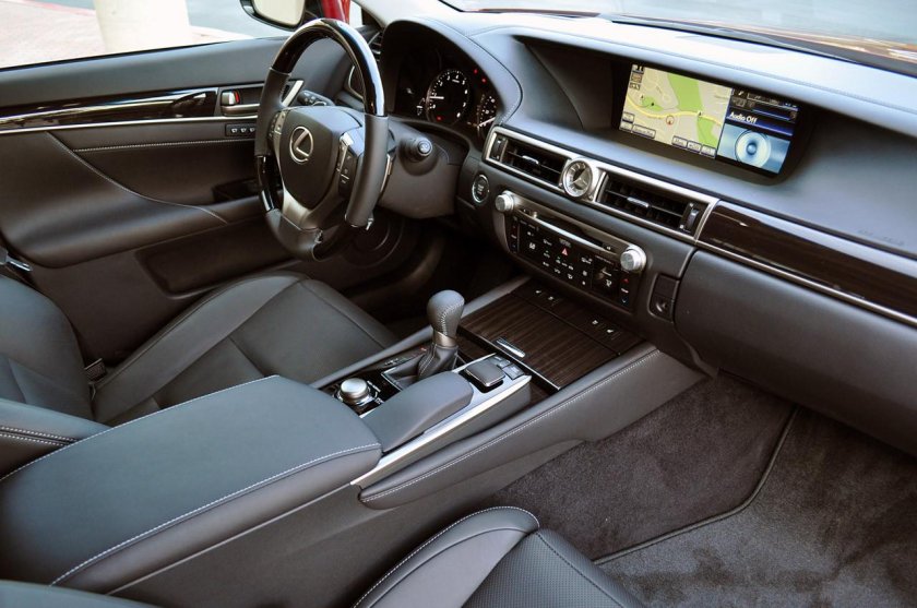 Lexus GS 350 салон
