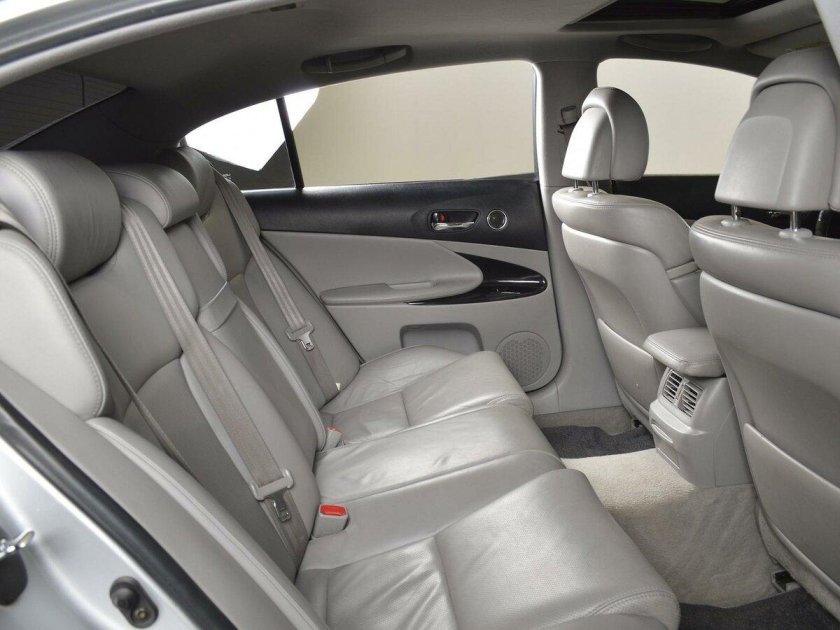 Lexus GS салон сзади