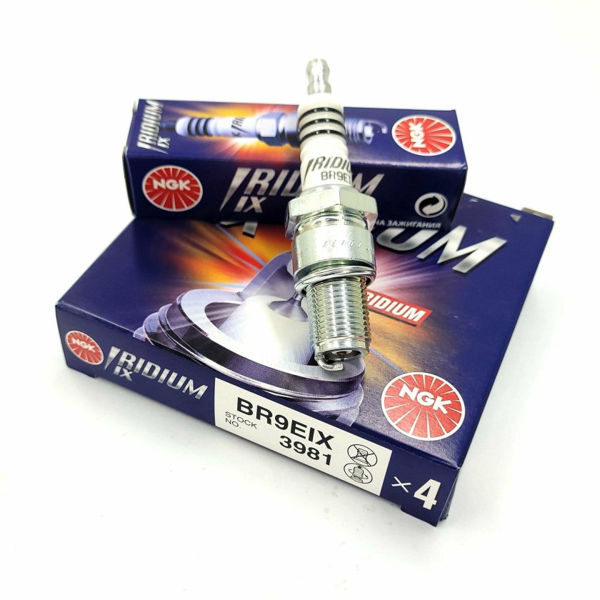 Свечи для снегохода