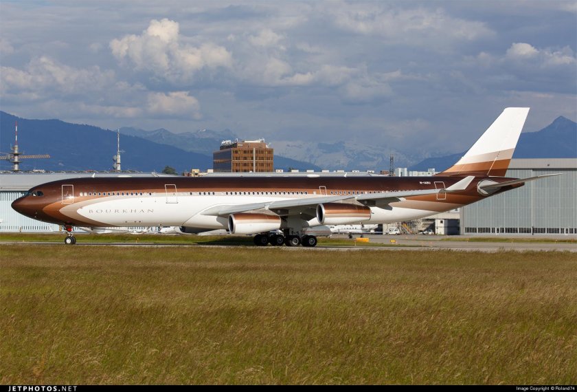 Airbus a340-300 Алишера Усманова