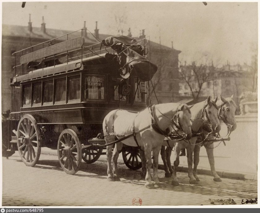 Омнибус 19 века в Петербурге