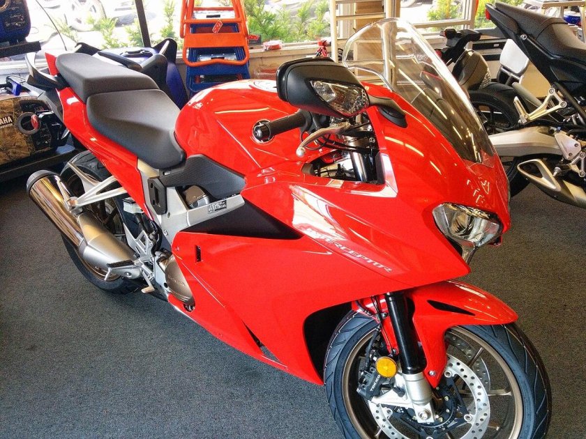 Хонда ВФР 800