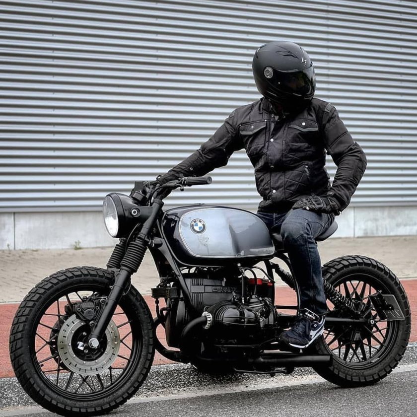 Мотоцикл БМВ кафе рейсер