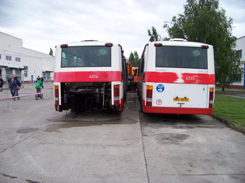 Кароса автобус