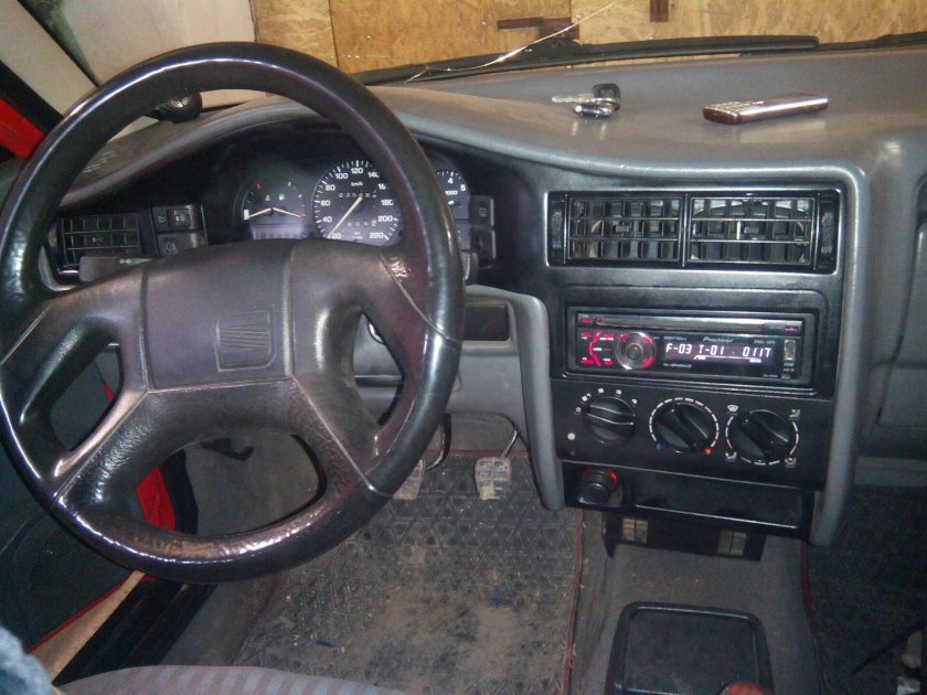 Сеат Толедо 1992 салон