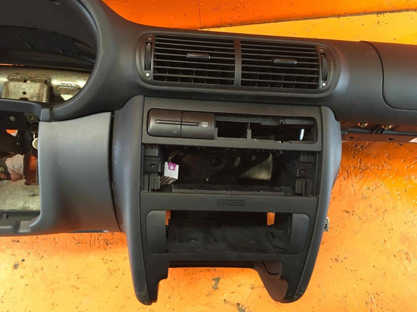 Торпедо Seat Toledo 1