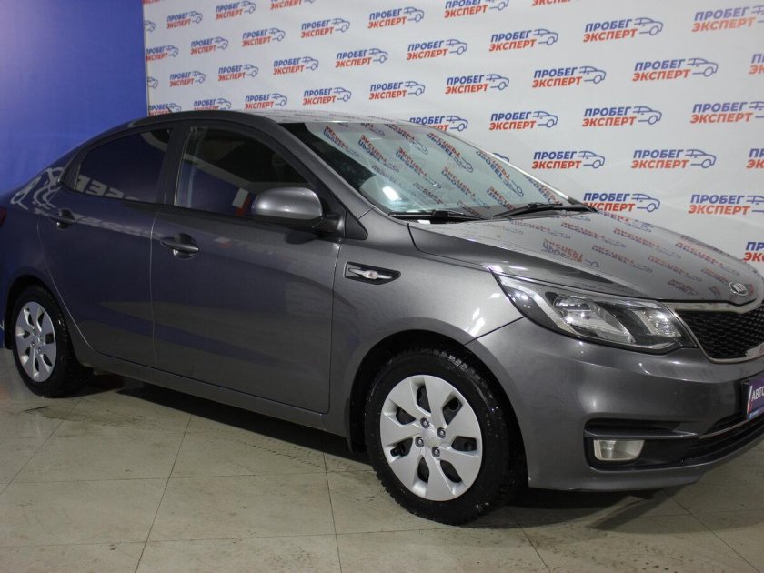 Киа Рио 3.хэтчбек серая