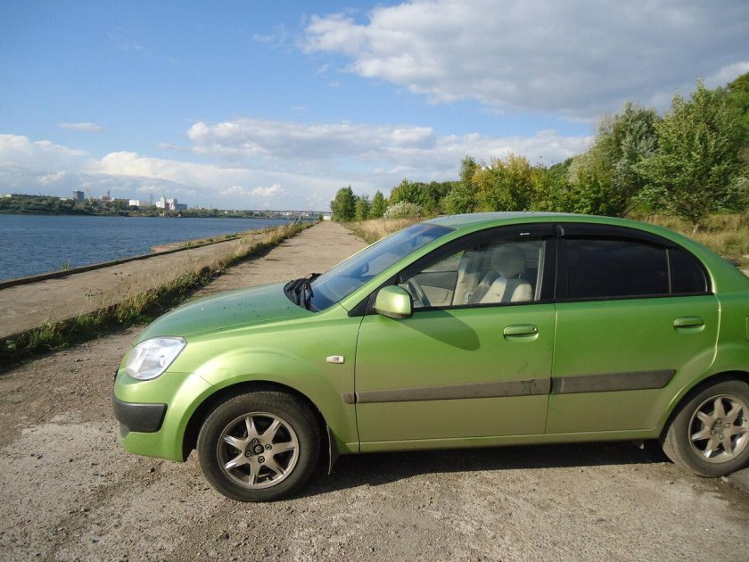 Kia Rio 2006 зеленый
