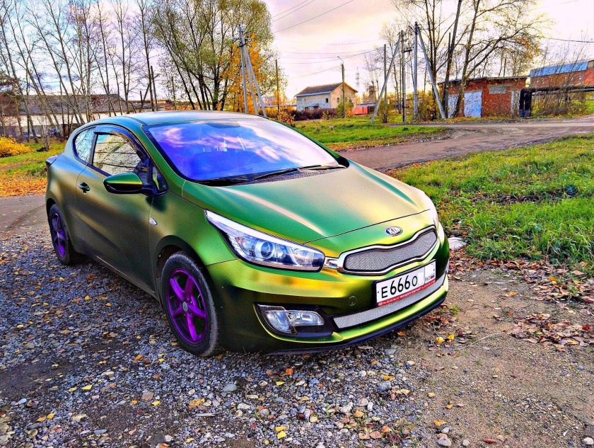 Kia Ceed зеленый