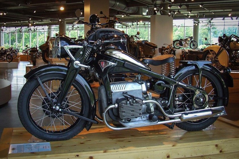 Мотоцикл цундап к800