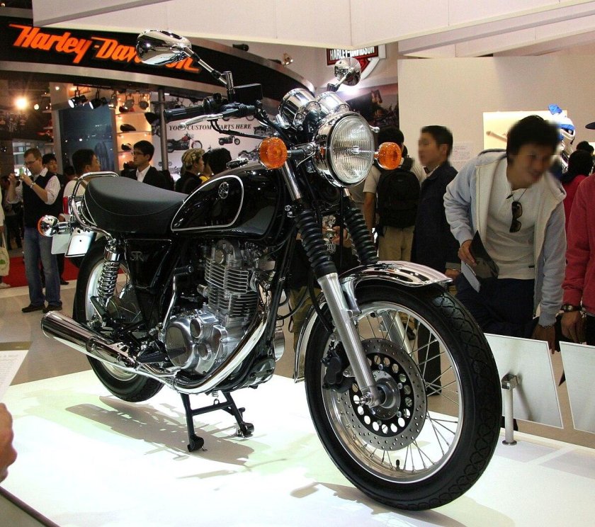 Ямаха sr400
