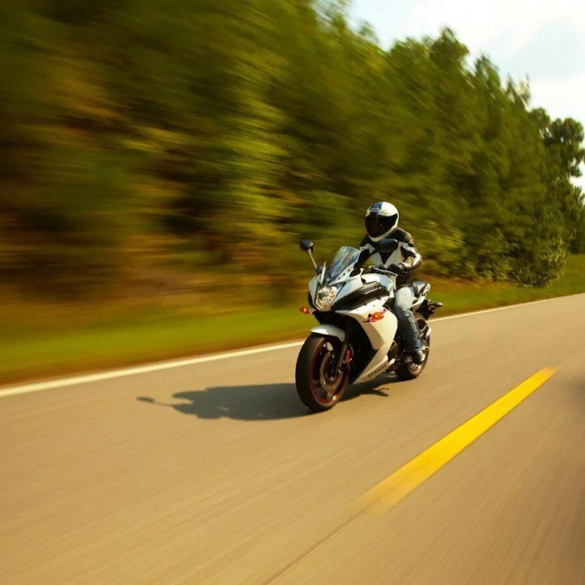 Спортивный мотоцикл