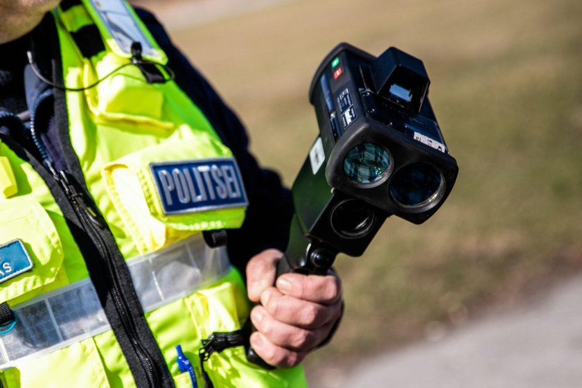 Полицейский радар для измерения скорости