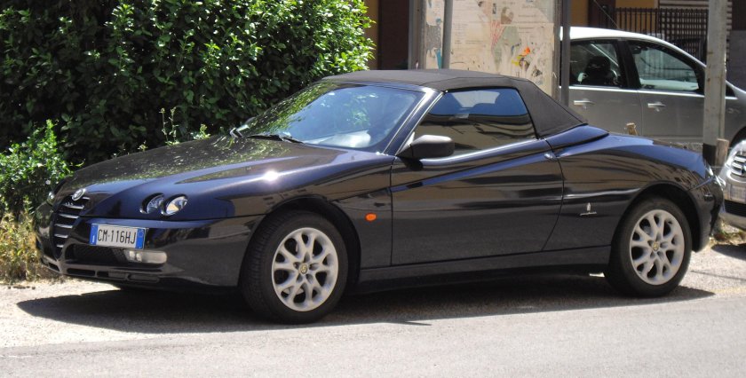 Alfa Romeo Spider 916