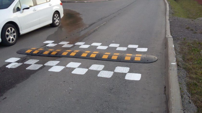 ИДН 500 лежачий полицейский на дороге