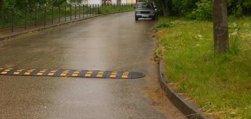 Лежачий полицейский участок