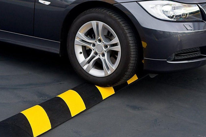 Лежачий полицейский