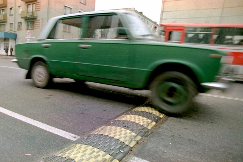 Самые первые лежачие полицейские