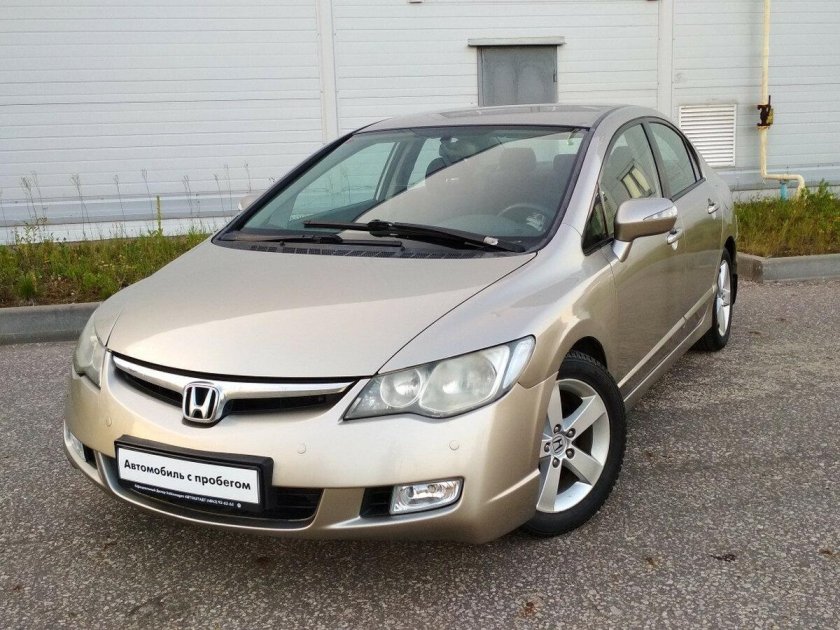 Хонда Цивик бежевая 2008